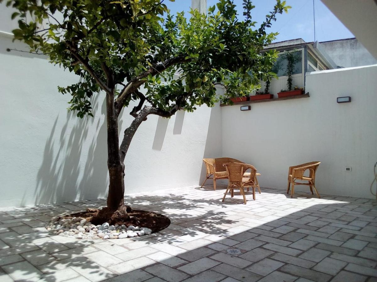 Cortile Calinea Bed & Breakfast Castrignano del Capo Bagian luar foto