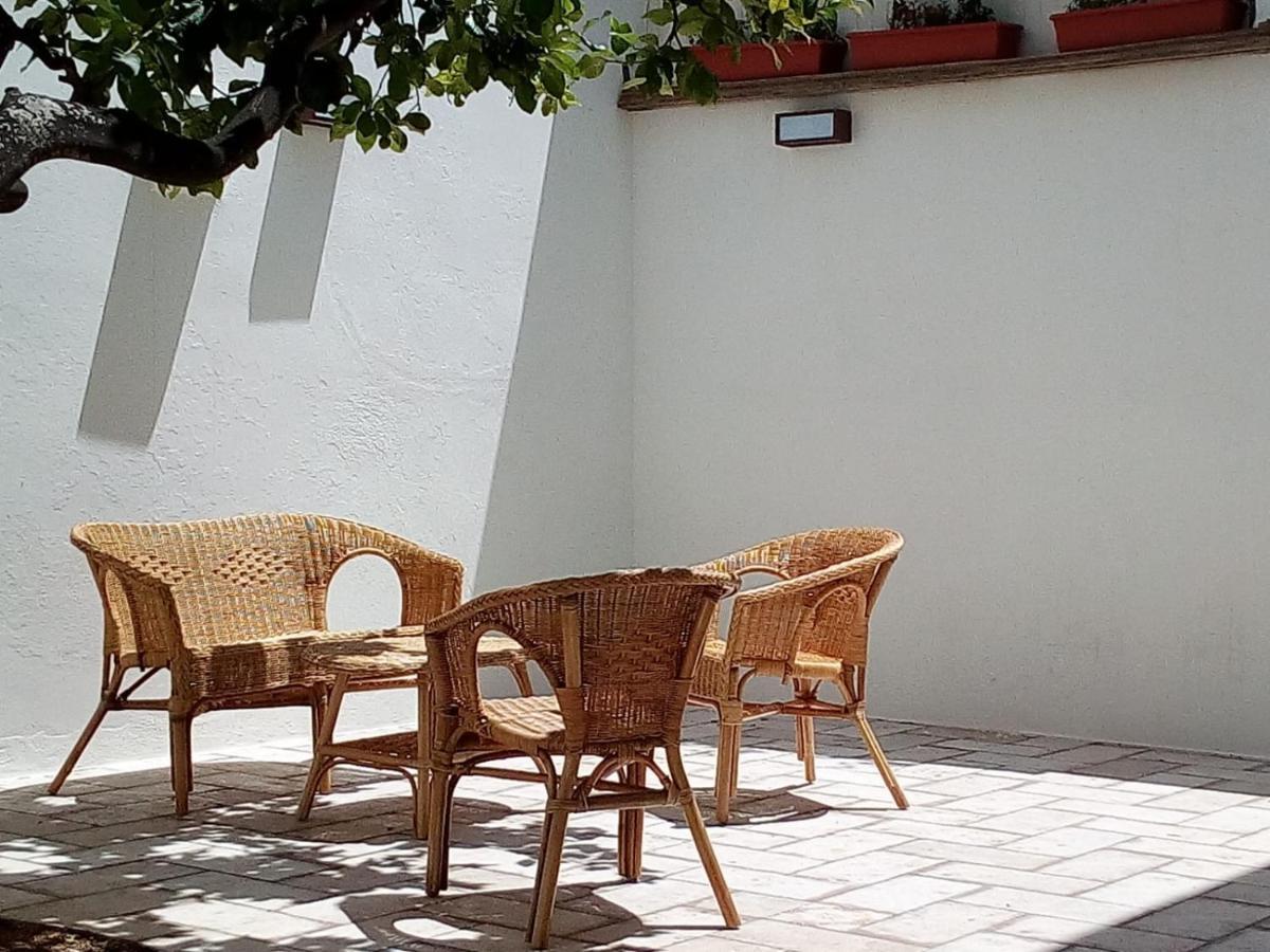 Cortile Calinea Bed & Breakfast Castrignano del Capo Bagian luar foto