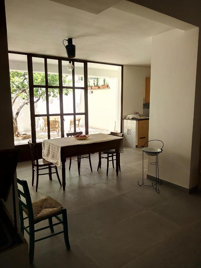 Cortile Calinea Bed & Breakfast Castrignano del Capo Bagian luar foto